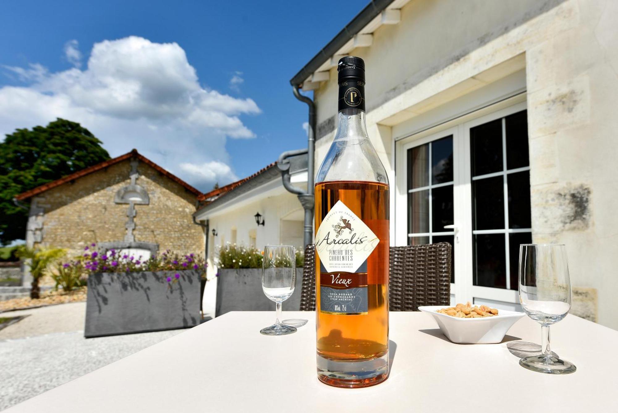 Bed and Breakfast Domaine D' Arcalis Archiac Экстерьер фото