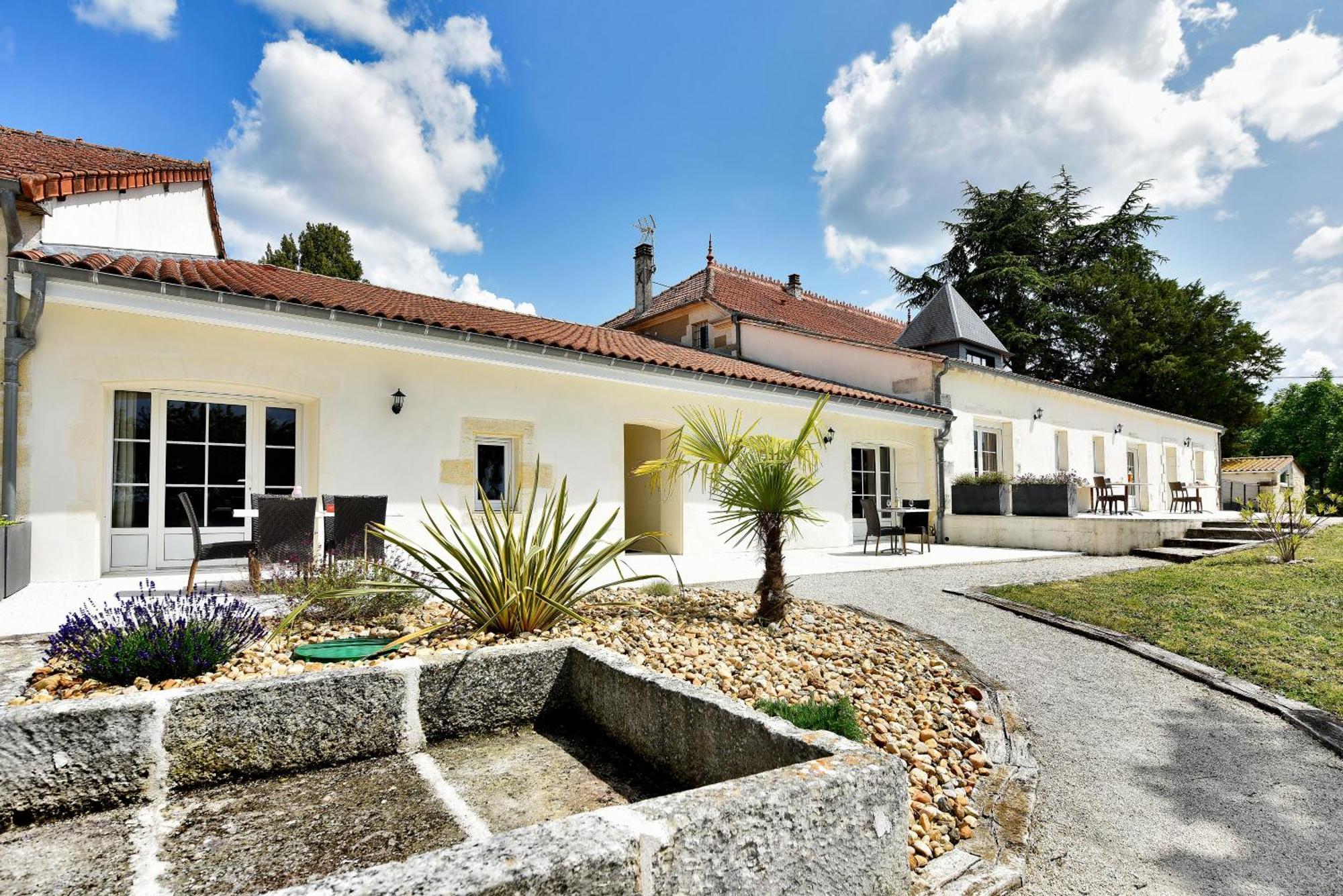 Bed and Breakfast Domaine D' Arcalis Archiac Экстерьер фото